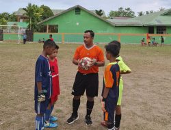 SDN 218 Batang dan SDN 153 Tombolo Final Mini Soccer KKG PJOK Bontotiro Cup 2