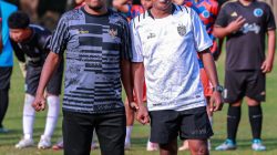 Mengenal Coach Muhdar, Sosok di Balik Lahirnya Talenta Muda Sepakbola Bira**