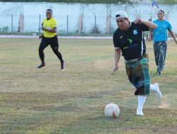 Semarak HUT 81 RI di Bulukumba, Eksekutif-Legislatif Tarung Ulang Sepakbola Sarung